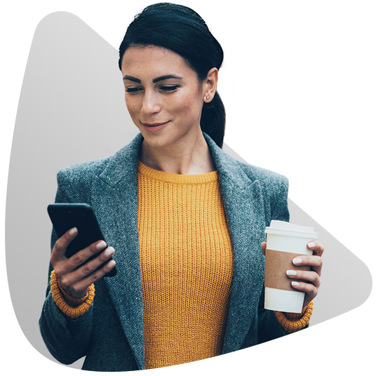 Mujer con celular