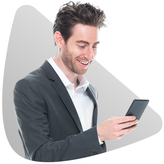 Hombre con celular