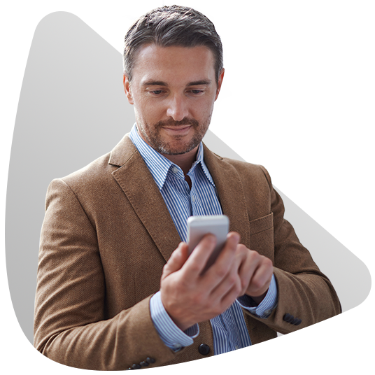 Hombre con celular
