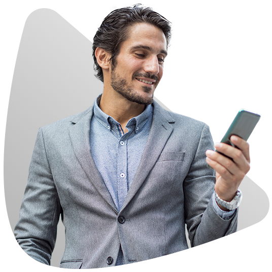 Hombre con celular