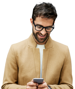 Hombre con celular